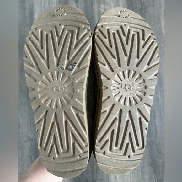 Ugg Tasman Slippers Burnt Olive Size 9 EUC! - Picture 14 of 16
